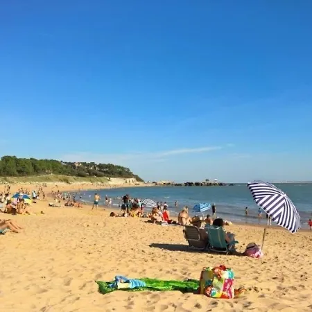 Apartment Saint-palais-sur-mer, 1 Piece, 4 Personnes - Fr-1-305-1462 *