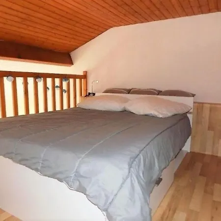 Apartment Saint-palais-sur-mer, 1 Piece, 4 Personnes - Fr-1-305-1462 *